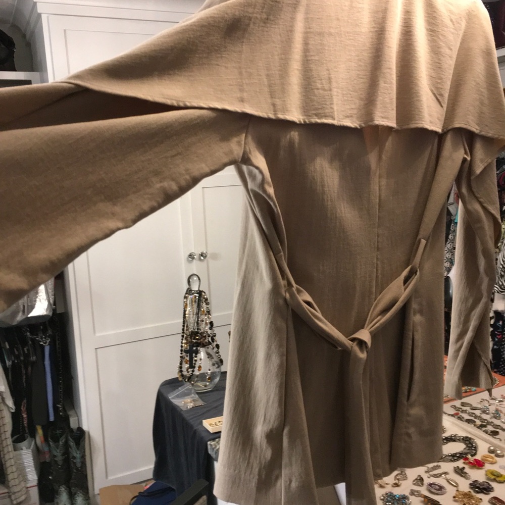 Halston Light Weight Early Fall Jacket.Classic An… - image 6